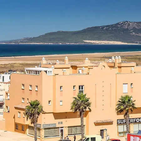Bajo Con Jardin Y Piscina Cerca De La Playa Dos *