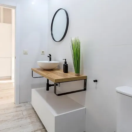 Bajo Con Jardin Y Piscina Cerca De La Playa Dos