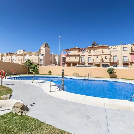Apartment Bajo Con Jardin Y Piscina Cerca De La Playa Dos *