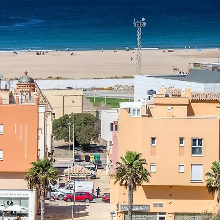 Bajo Con Jardin Y Piscina Cerca De La Playa Dos