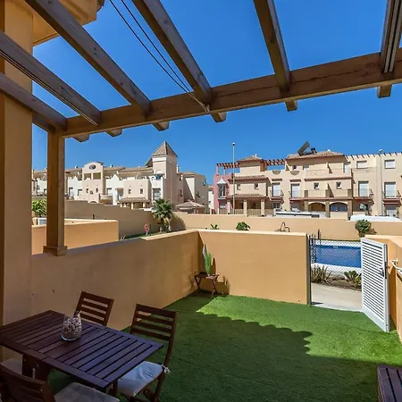 Apartment Bajo Con Jardin Y Piscina Cerca De La Playa Dos *