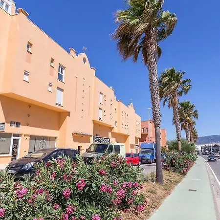 Bajo Con Jardin Y Piscina Cerca De La Playa Dos Tarifa