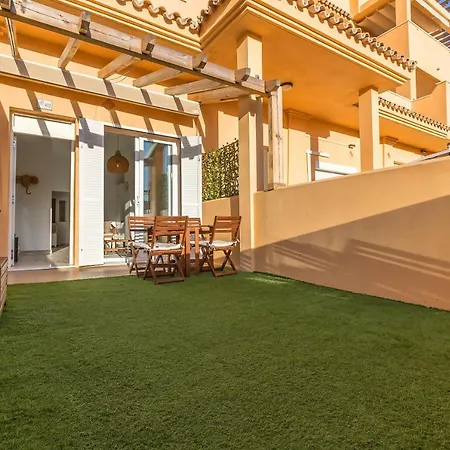 Bajo Con Jardin Y Piscina Cerca De La Playa Dos Apartment