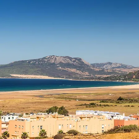 Bajo Con Jardin Y Piscina Cerca De La Playa Dos Apartment